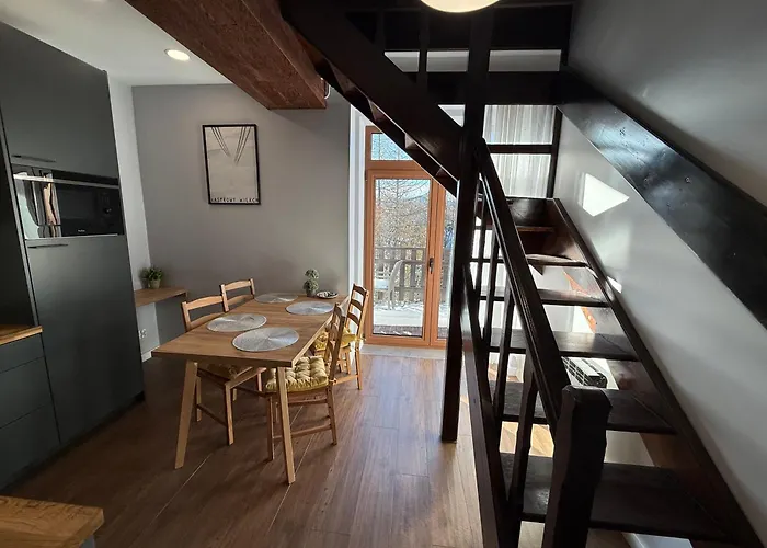 Zakohome- Centrum كوشتيليسكا